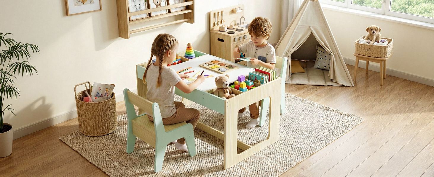 Table d'activités pour enfants avec pieds vert menthe et compartiments de rangement, associée à une chaise assortie. Fille assise à table faisant de l'artisanat dans une salle de jeux lumineuse avec tente tipi, parquet en bois naturel et paniers de rangement.