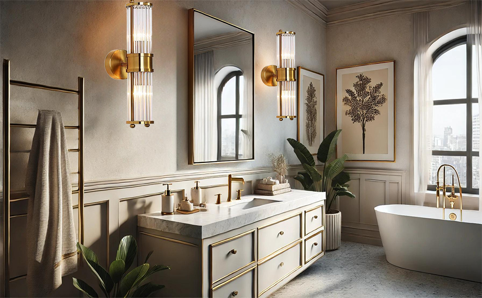 Lussuoso bagno con mobile lavabo con dettagli dorati, applique a parete e vasca da bagno freestanding. Include finestre ad arco, stampe botaniche incorniciate e piante in vaso per un'atmosfera elegante, simile a quella di una spa.