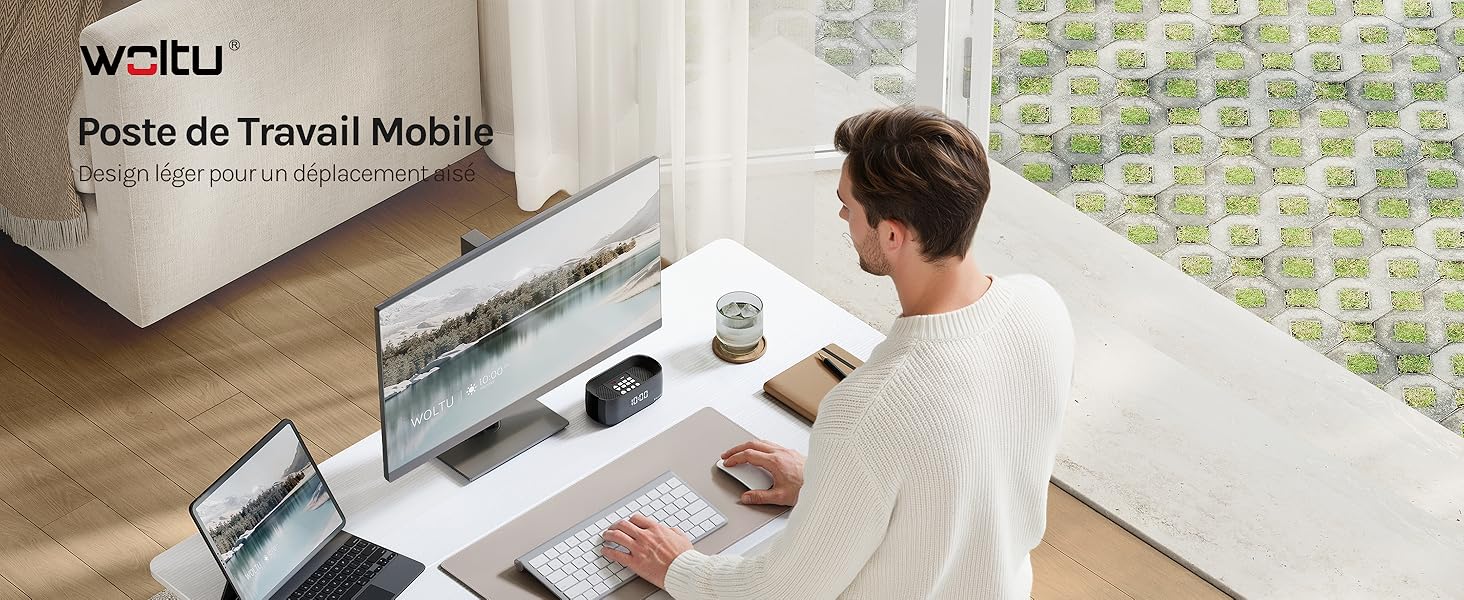 Le texte indique « Poste de Travail Mobile » et « Weitui ». Montre un bureau debout réglable en hauteur dans un environnement de bureau à domicile avec une surface de bureau blanche sur un papier peint fleuri.
