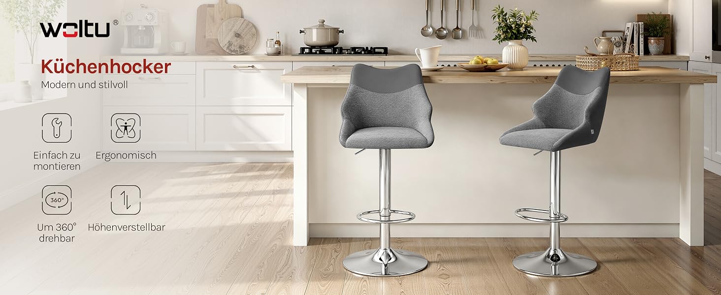 Der Text lautet „WERU Küchenmöbel“ mit Küchenmöbel-Ikonen und Symbolen. Moderne Küche mit cremefarbenen Schränken, zwei grauen Barhockern an der Theke auf der Halbinsel und Dekorationsgegenständen in den Regalen darüber.