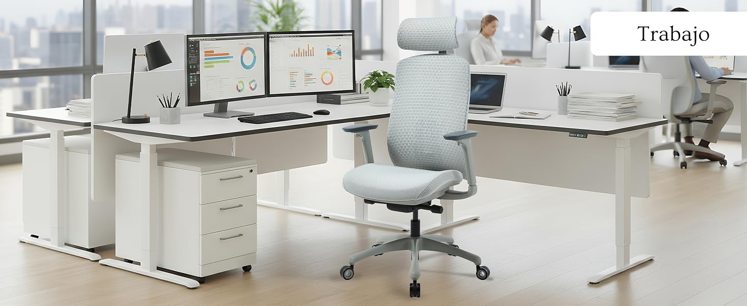 El texto dice «Imagen 2». Espacio de oficina moderno con varios escritorios blancos y sillas ergonómicas. Diseño limpio y minimalista con abundante iluminación natural.