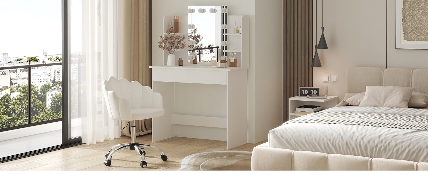 Interior de dormitorio moderno con muebles blancos, ventanas grandes y vistas. Cuenta con una cama, un escritorio y una silla en un estilo minimalista.
