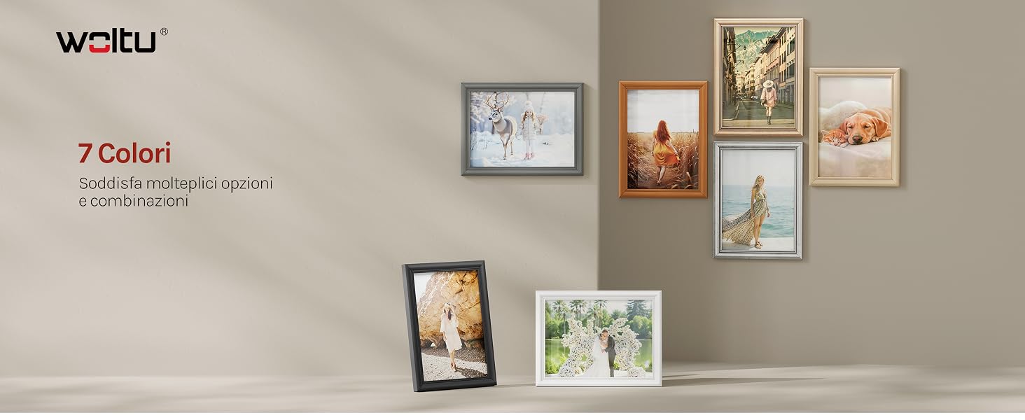 Allestimento a parete della galleria simile all'immagine 2, che mostra più opere d'arte incorniciate disposte su una parete beige in uno schema organizzato.
