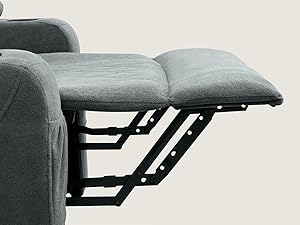 Primer plano del mecanismo de una silla reclinable gris, que muestra el reposapiés extendido y la posición