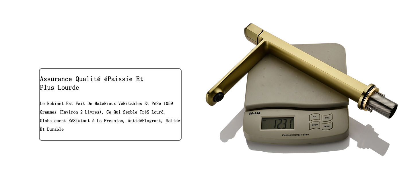 avec échelle numérique. Le stylo a un design cylindrique élégant. La balance affiche une lecture numérique. Carte blanche avec les détails du produit visibles mais le texte est illisible.