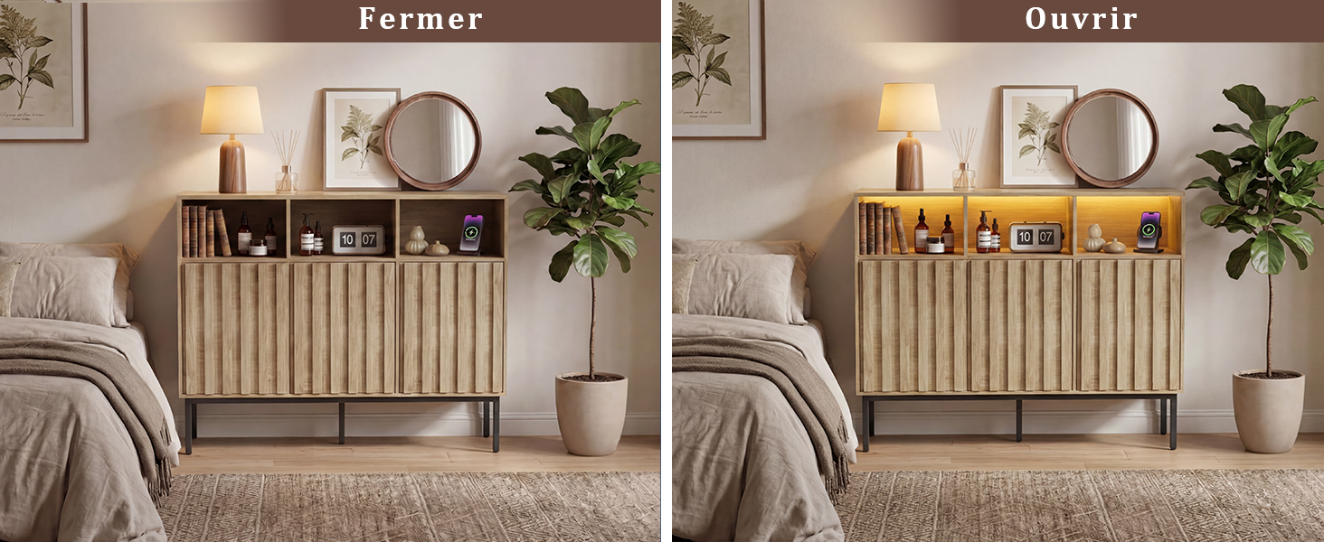 Le texte se lit comme suit : « Früher : » et « Ganvrir ». Comparaison sur écran partagé montrant une étagère de chambre à coucher avec éclairage LED activé dans les configurations « avant » et « après » contre un mur neutre.