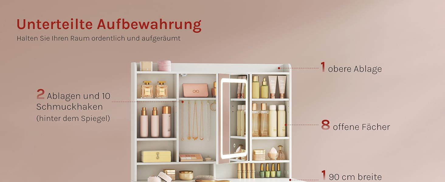 Der Text lautet „Unterteile Aufbewahrung“, „Deluxe Und bist Du Wirklich Leicht Ein“. Regal mit Glastüren zur übersichtlichen Aufbewahrung von Büchern und Dekorationsgegenständen auf beigem Wandhintergrund.