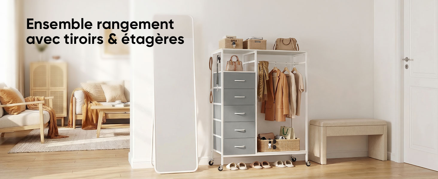 Le texte se lit comme suit : « Ensemble rangement avec tiroirs &amp; étagères ». Meubles de rangement exposés dans un cadre intérieur lumineux avec éclairage naturel.
