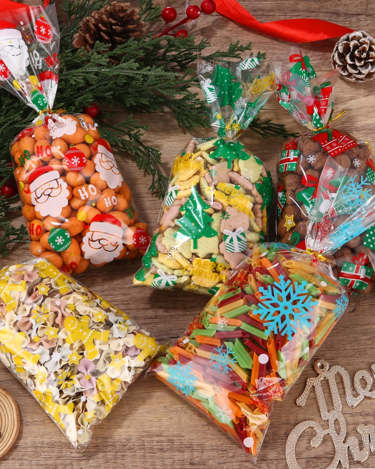 AvoDovA 200 Pcs Sacs De Cellophane Noël 13 X 27 Cm, Sac Bonbons Transparents, Sac à Biscuits Plastique Avec Cravates Torsadées Pour Chocolats