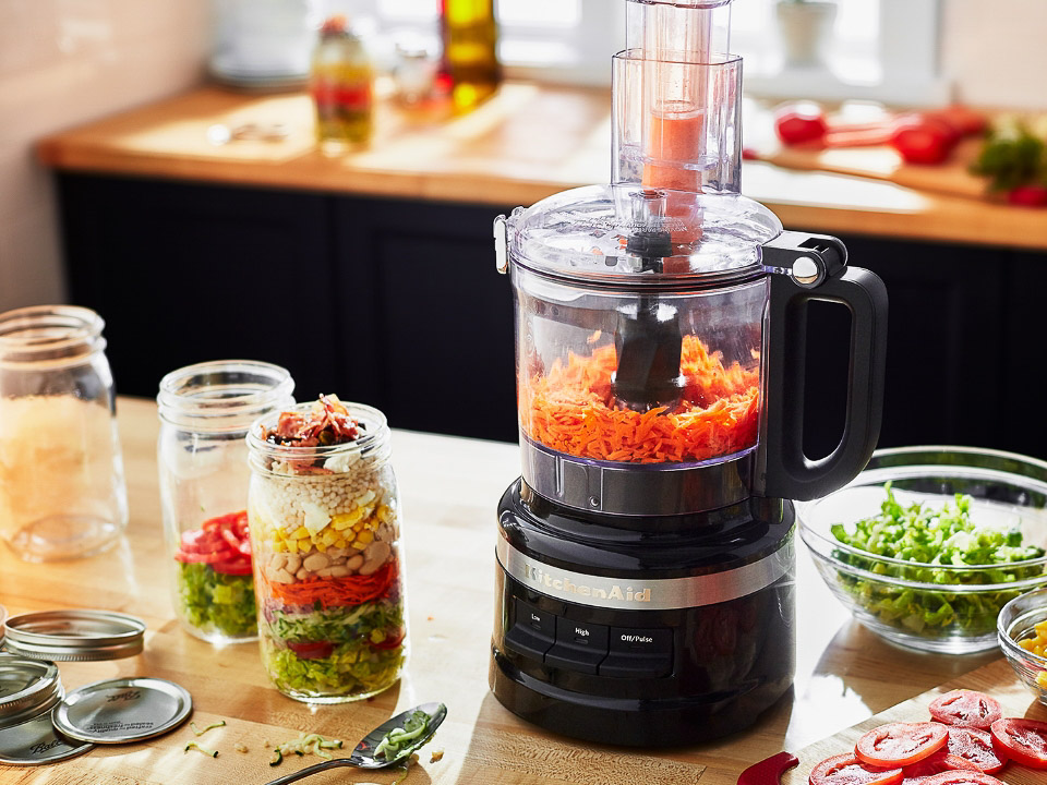 Food-processors-1.7L-onyx-black-dicing-vegetables