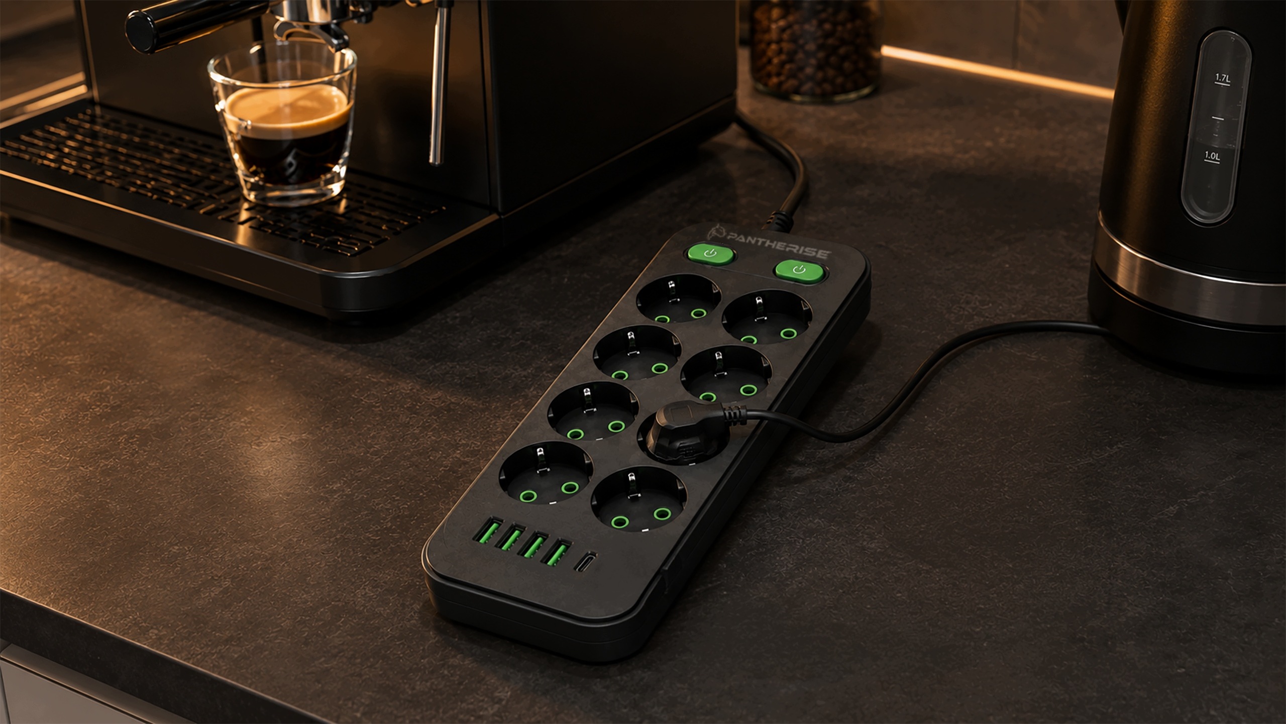 Multiprise 13 en 1, 4 ports USB type C, 8 interrupteurs 230 V, 3 m, 2500 W, 8 prises