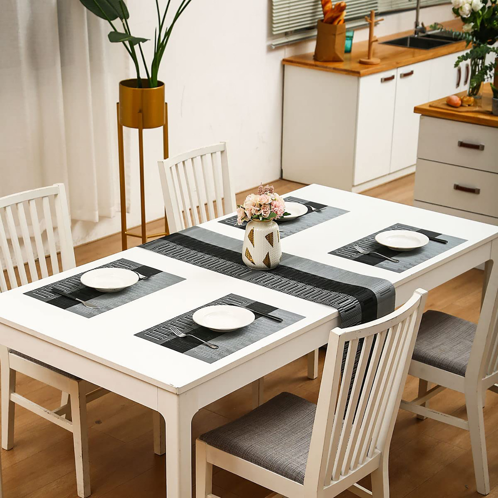 OUME 6 Sets De Table Lavables PVC 30x45cm Noir Doré, Résistants Chaleur Et Antidérapants Pour Décoration Table Cuisine