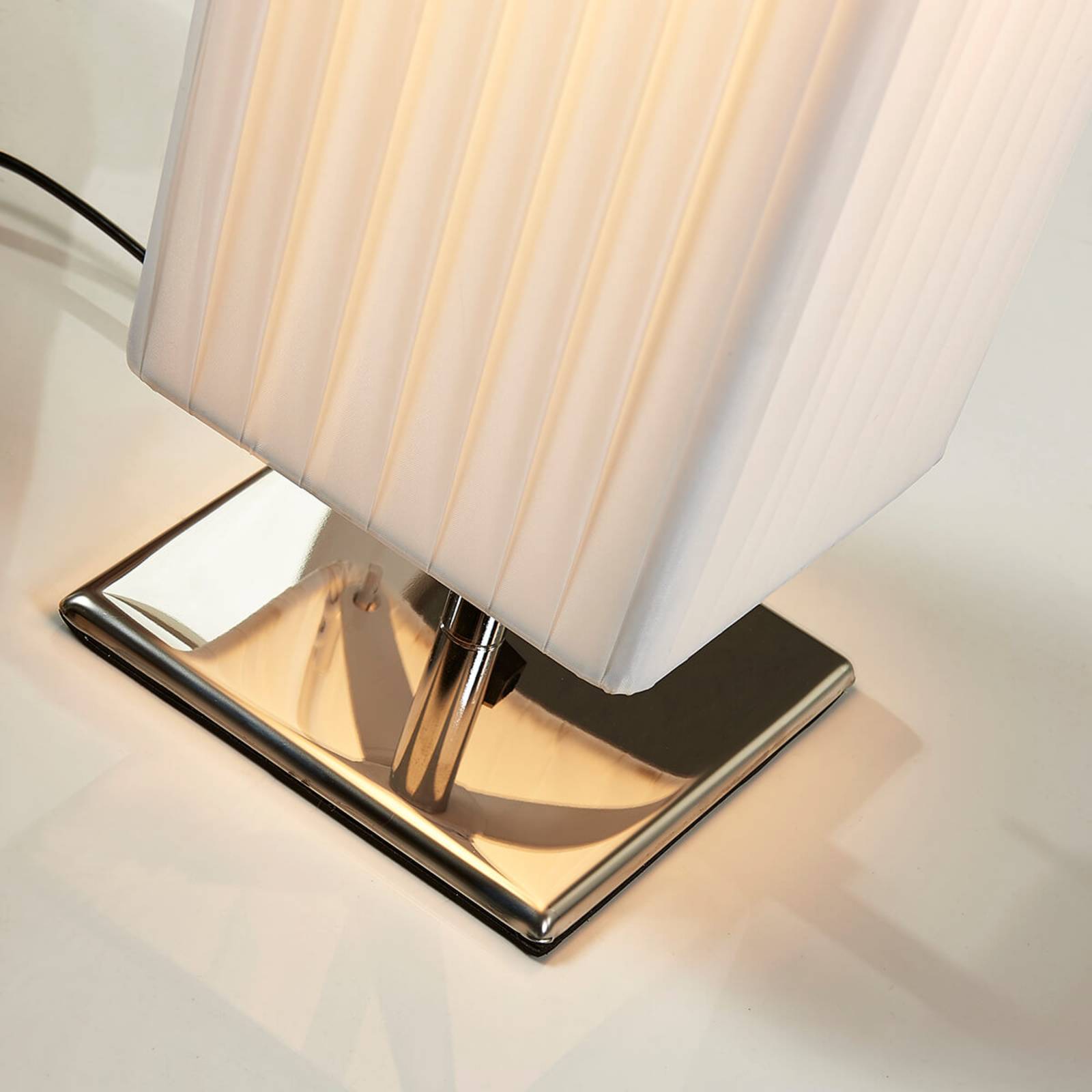 Lindby Piantana Janno Con Schermo In Tessuto Bianco -Offerta economica OSRAM || Paulmann || ATMOSPHERA AAHKMJXYDAFdJAOAIMEbOAchvhBeHsgEop8XgsL4wc6YAF666z3f 8ORV3U JaE7z CnZO8mvukymzll5 zrp83wvqiuy8F25 N9zCMytaCQfK