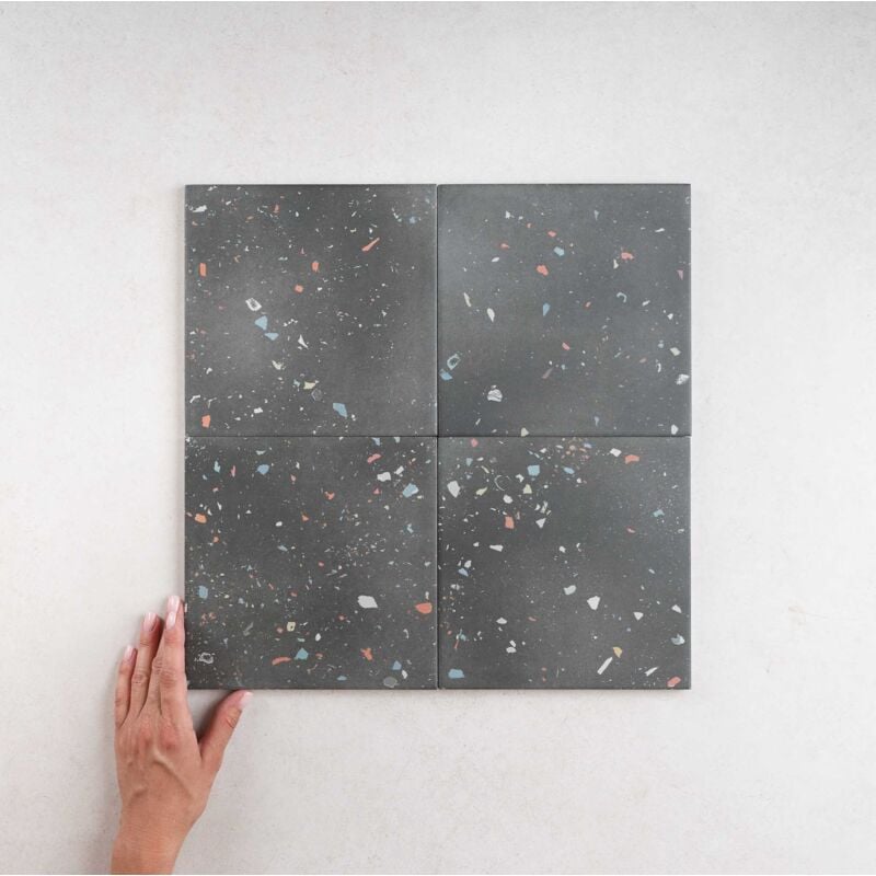 Nais - Carrelage Effet Terrazzo color drops 18,5x18,5 Graphite (0,413m²) - Les Carreaux de Jean