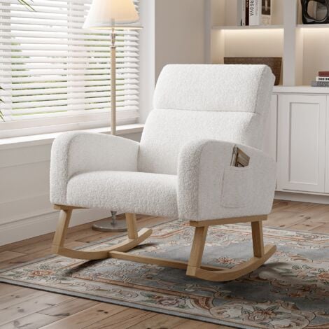 Fauteuil à bascule, avec accoudoirs, deux poches de chaque côté des accoudoirs, dossier incliné, pieds en bois massif, tissu sherpa, style scandinave - Blanc