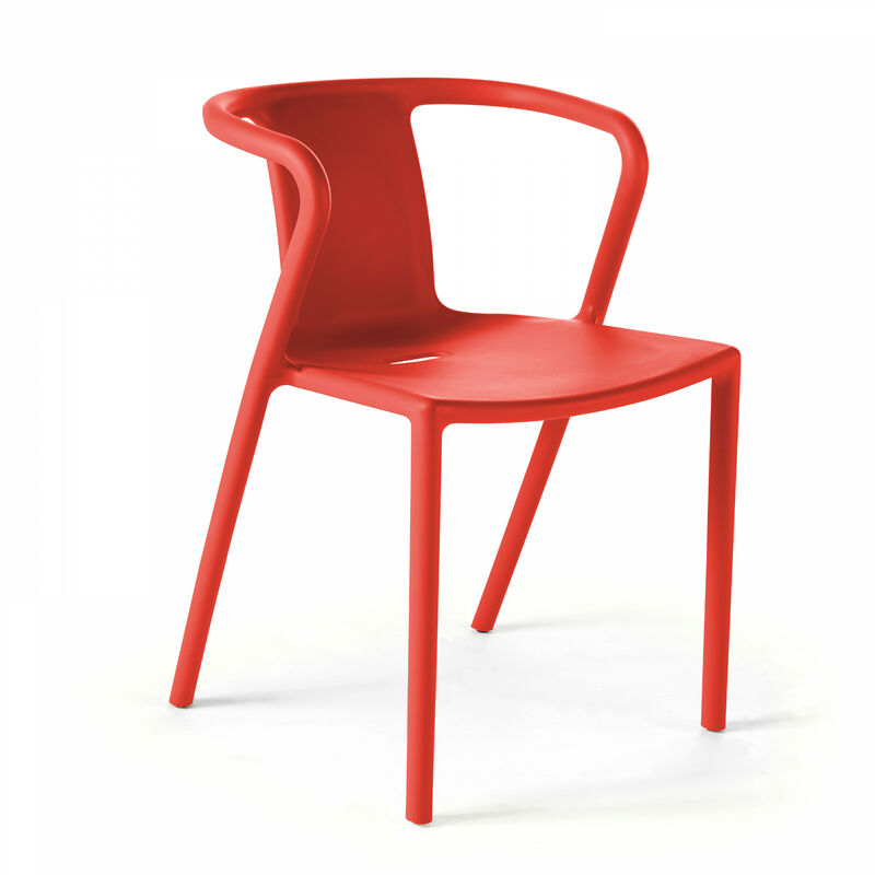Fauteuil en plastique rouge