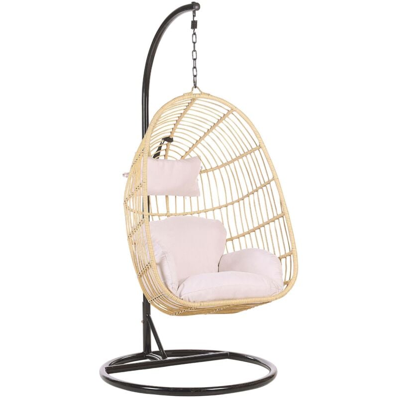 Beliani - Fauteuil Suspendu en Rotin Beige avec Coussin Assorti et Support en Acier Noir Très Confortable pour Intérieur et Extérieur au Style Bohème