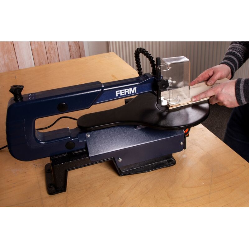 Sega da traforo 120W - interruttore a pedale. Include lame tpi e chiave a brugola. - Ferm
