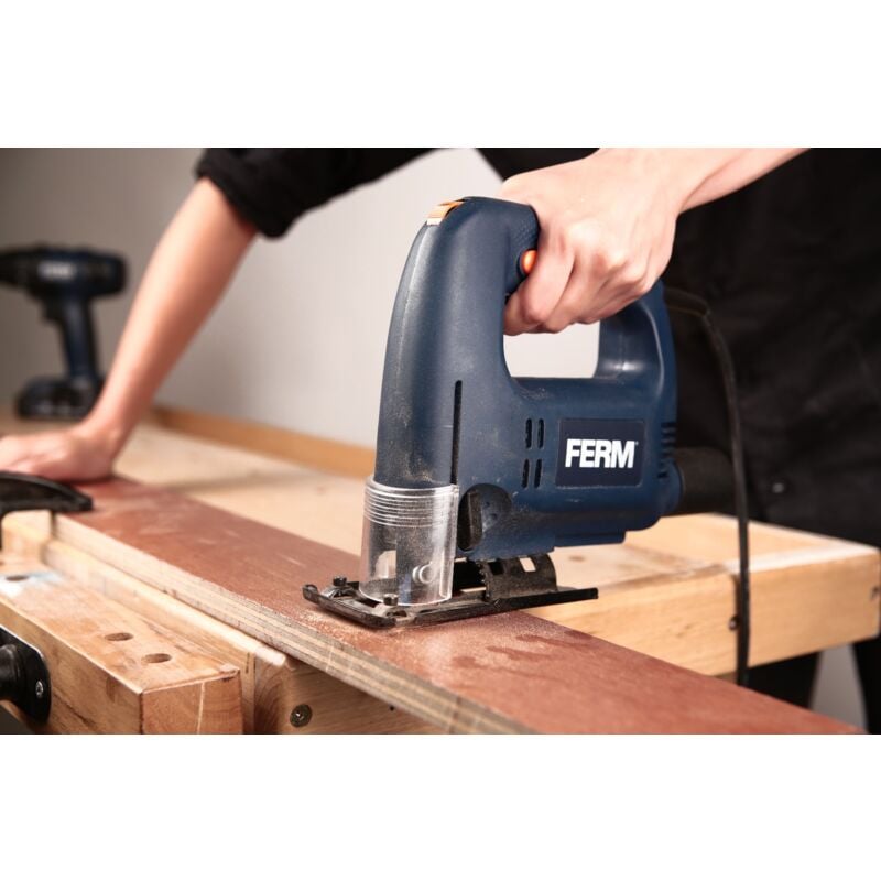 Ferm - Seghetto alternativo 570W. Controllo di velocità - 4 posizioni pendolari. Incl. 4 lame
