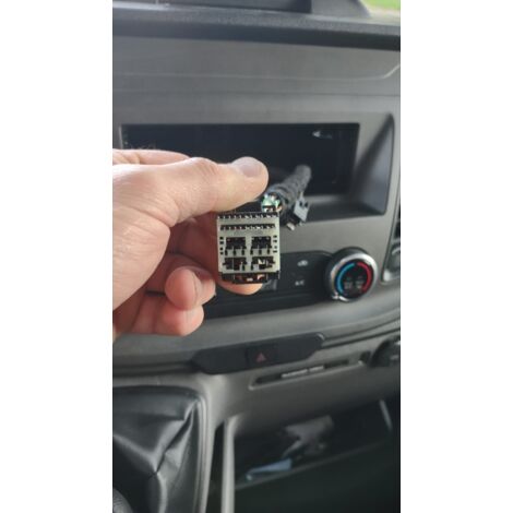 Fiche ISO Autoradio compatible avec Ford Fiesta Focus Transit 18-21