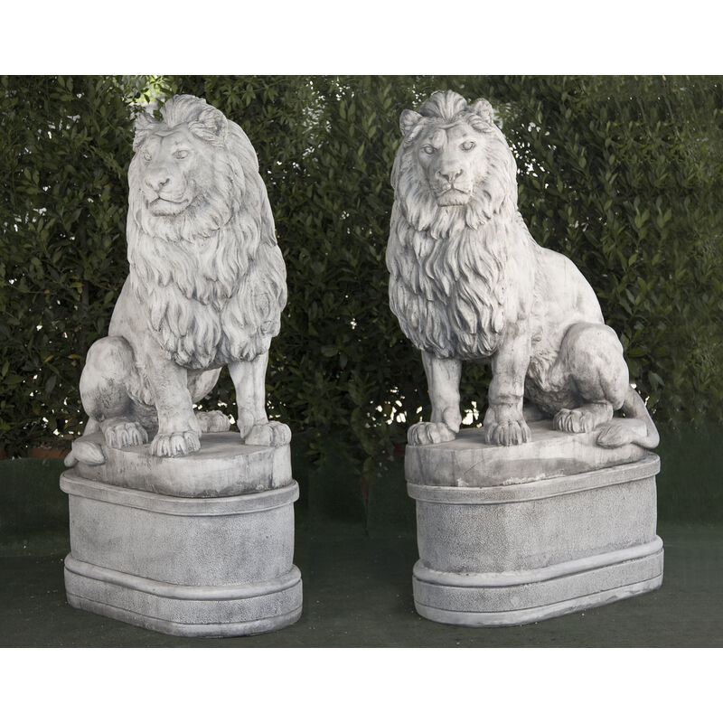 

Anaparra - Figuras de hormigón-piedra clásica Pareja de Leones 105x50x135cm. Peana 108x53x47cm. (Incluye: 2 Leones y 2 Peanas)