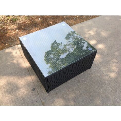 Fimous – Table d'appoint carrée en rotin PE noir 65x65x34cm – Verre trempé 5mm – Résistante aux intempéries – Meuble de jardin pour patio