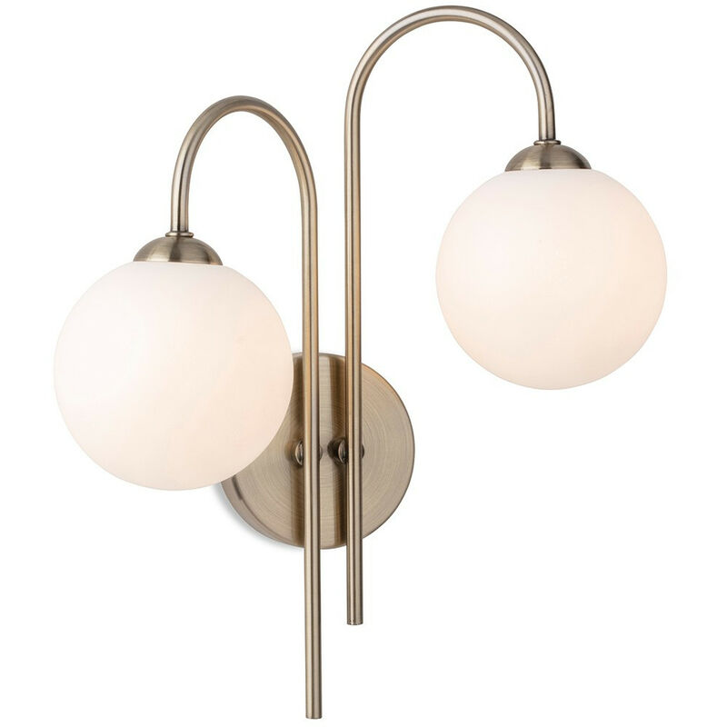 

Lyndon Pared de 2 globos de luz de latón antiguo con vidrio blanco opalino - Firstlight