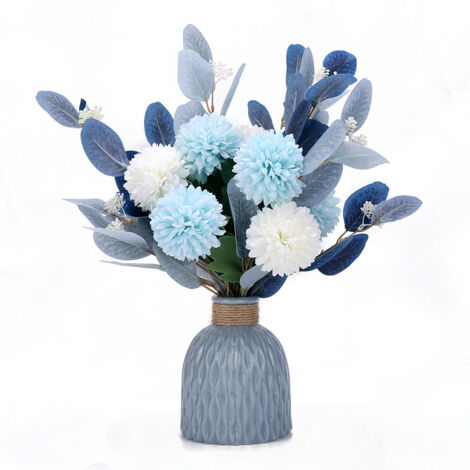 Fleurs artificielles avec vases, utilisées pour la décoration de broderies.