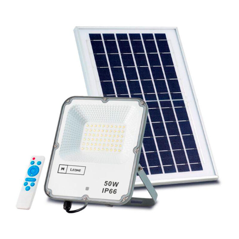 

Foco exterior LED solar con mando y sensor Potencia 50W