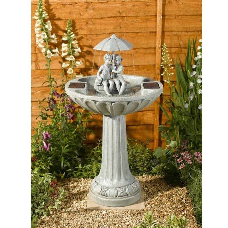 Fontaine solaire parapluie 82 cm – Résine – 2 panneaux solaires – Pompe basse tension – Diamètre 47.5 cm – Poids 8 kg – Garden Mile