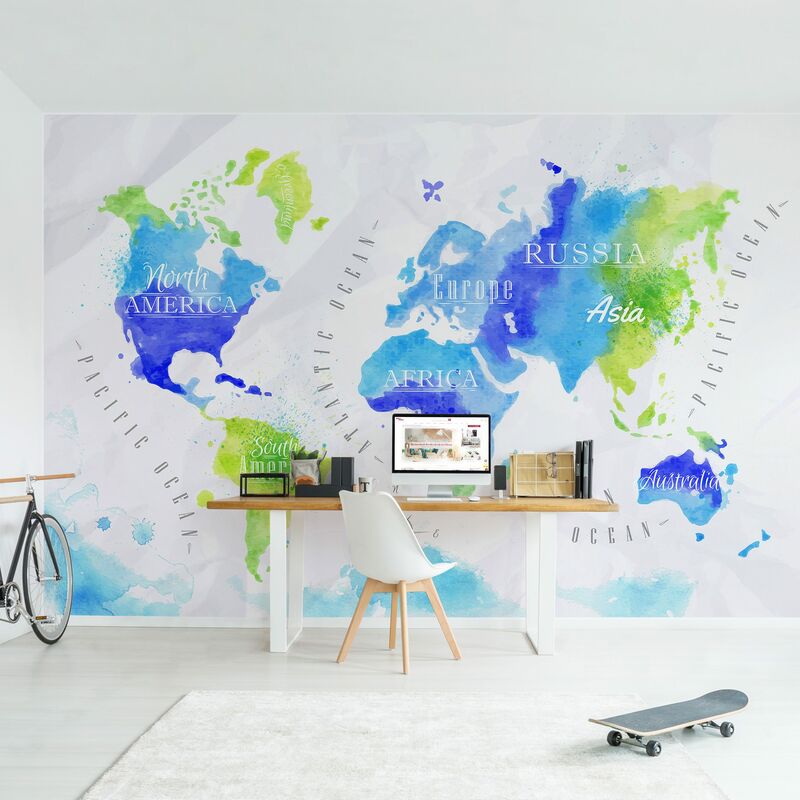 

Fotomural Premium - World Map Watercolor Blue Green - Mural apaisado Dimensión LxA: 255cm x 384cm Material: Premium