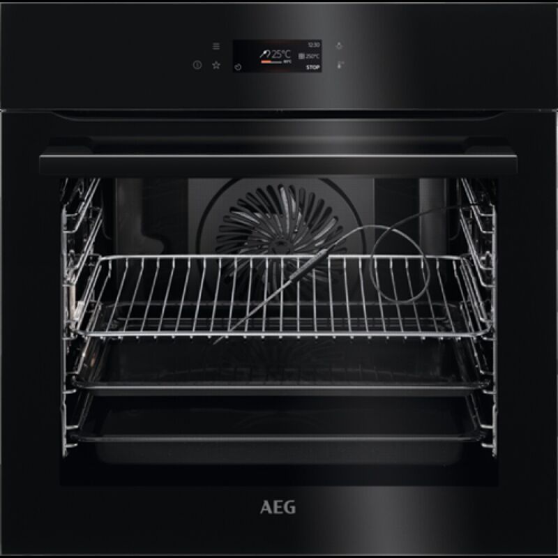 Four encastrable pyrolyse AEG 8000 cuisson assistée 60CM