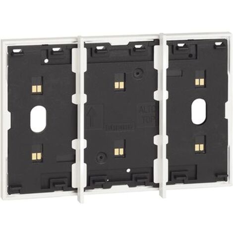 Frame Elettrificato Bticino Living Now 3 moduli Bianco KW8103