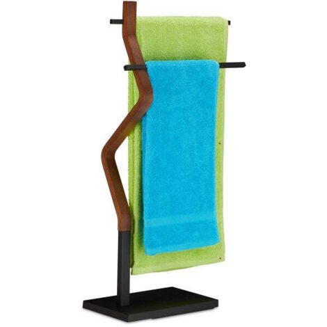 Free standing towel holder