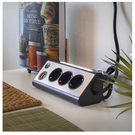 Garza Base Múltiple de sobremesa 3T+2USB 3X1,5 1,5M C/Interruptor