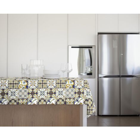 GEMITEX Tovaglia Tradition, Felpata, Cerata, Impermeabile e Antimacchia, Decoro 4102 Maiolica Blue, Ideale x Tavoli Rettangolari da 10/12 persone, 140 x 240 cm MADE IN ITALY, Rifinita con tagliacuci