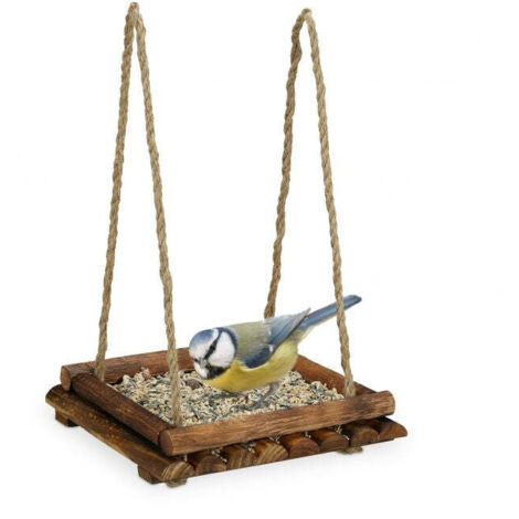 Giardino con mangiatoia per uccelli 88