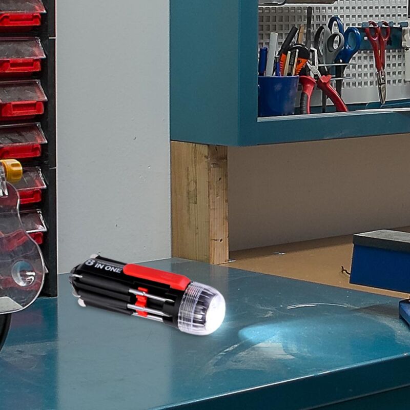 Pratique Multi Tool Screws Set Turner Lampe de poche 7 attachements Light Tool Compact