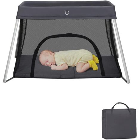GOPLUS 2 en 1 Lit de Bebe Pliable pour Le Voyage,Lit Parapluie Bebe avec Matelas Confortable, Porte a Glissiere Laterale et Sac de Transport,Tissu en Maille pour Bebe de 0-3 Ans (Gris Clair)