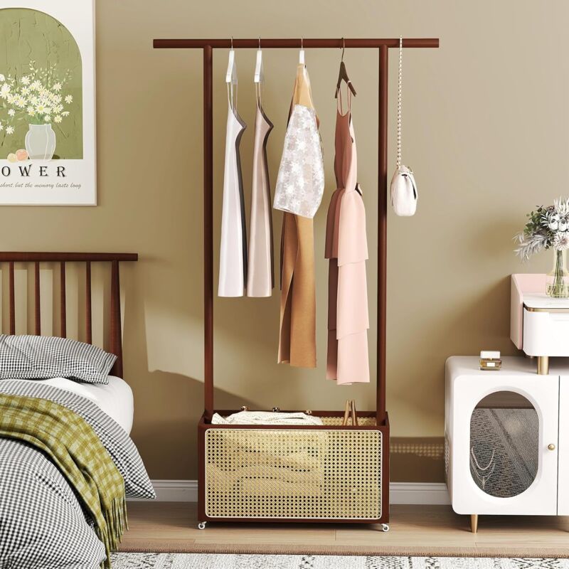 GOPLUS 2 en 1 Portant a Vetements Entrée en Bambou, Penderie Vetement Cannage Boheme 100 x 32,5 x 172 CM, Penderie à Roulettes avec Panier de