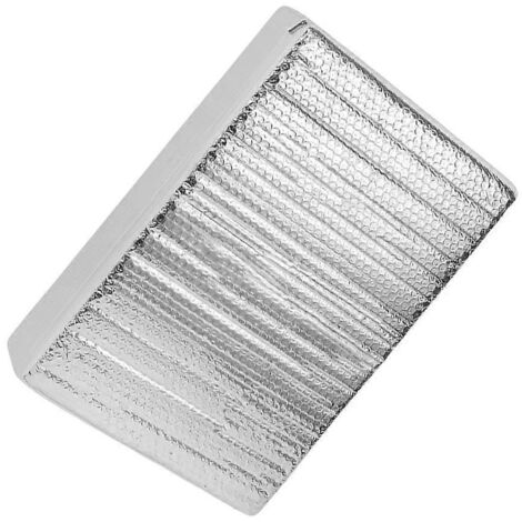 Grande couverture métallique pour lucarne, store occultant améliorant confort et intimité, taille large pour puits de lumière.