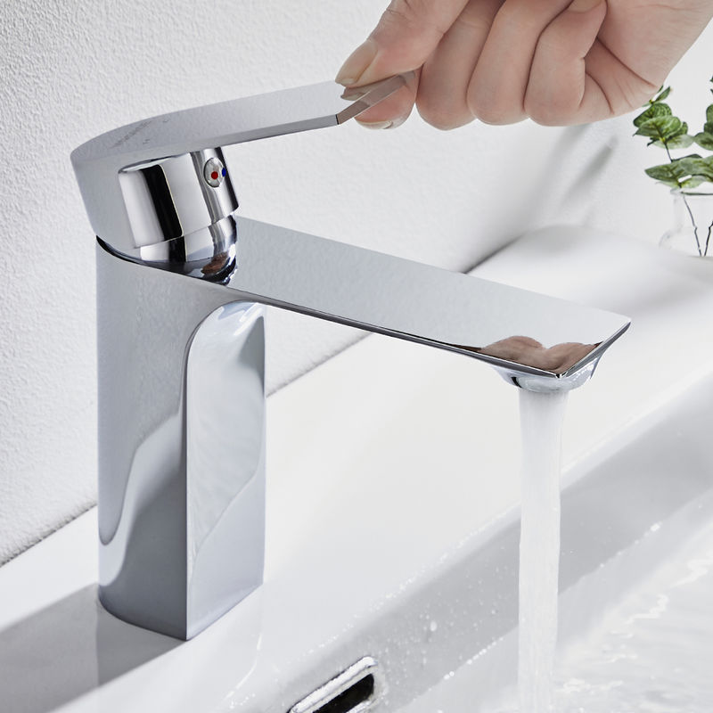 

Grifo de Lavabo Moderno Mezclador Fregadero Monomando Grifería de Baño de Latón Cromado, Aireador Desmontable Ahorro de Agua, Agua Fria y Caliente