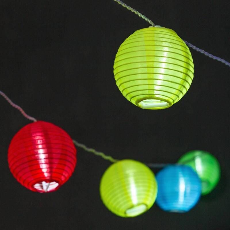 Guirlande 16 Lampions 8cm multicolores en tissu plastifié pour extérieur prolongeable