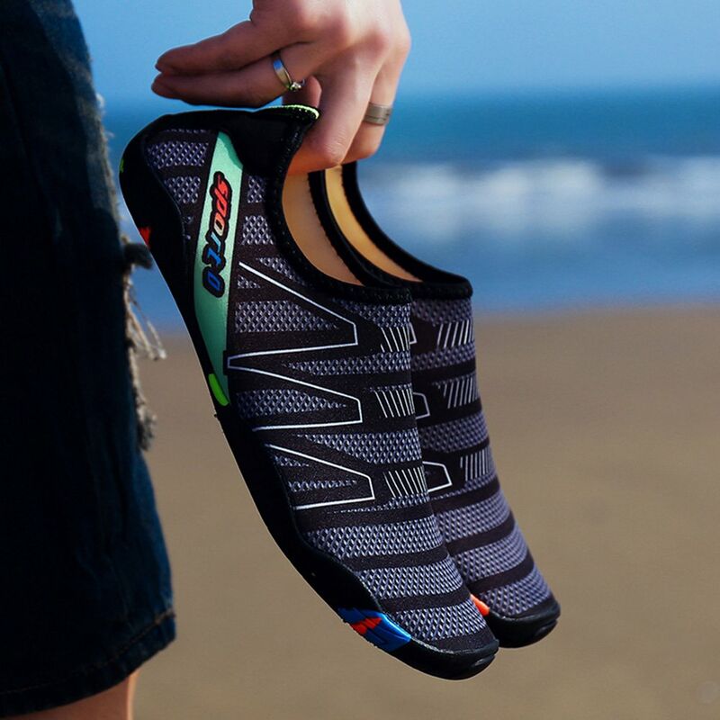 

Hombres Mujeres Zapatos acuaticos Deportes Secado rapido Descalzo para nadar Buceo Surf Piscina acuatica Caminar en la playa Ejercicio de yoga