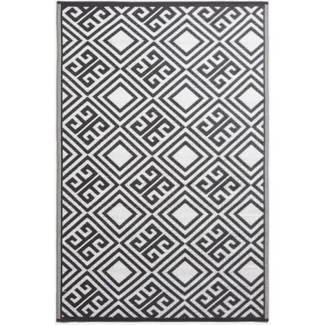 HOMESCAPES Black and White Geometric Design Reversible Outdoor Rug