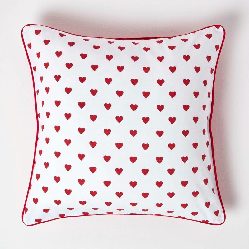 Homescapes - Cotton Red Hearts Cushion Cover, 60 x 60 cm