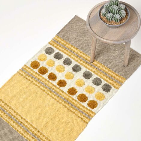 HOMESCAPES Handgetufteter grau-gelber Chenille-Teppich mit Streifen- und Kreise- Muster, 66 x 200 cm