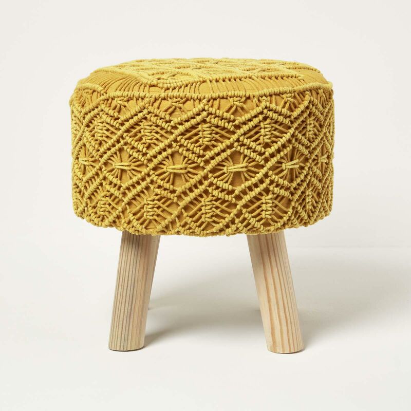 HOMESCAPES Pouf bohème macramé Willow sur pieds, Jaune