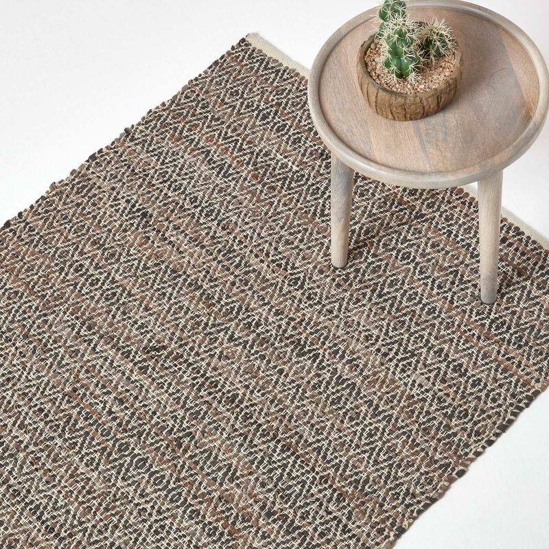 Homescapes - Tapis en cuir recyclé marron à motif losanges - 120 x 180 cm
