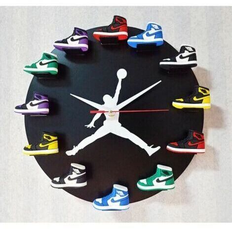 horloge murale 3d modèle de chaussure 3d meubles de bureau à domicile sports nba basket-ball basket-ball, fond noir, motif blanc